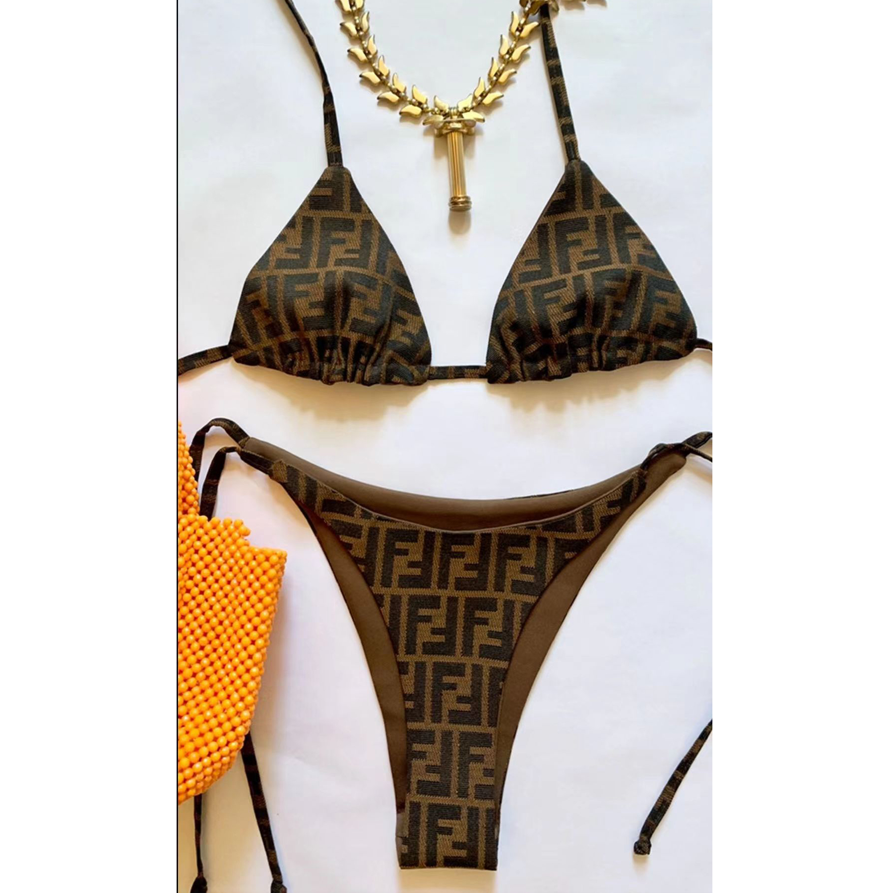 Spot between 11 c - 3 y